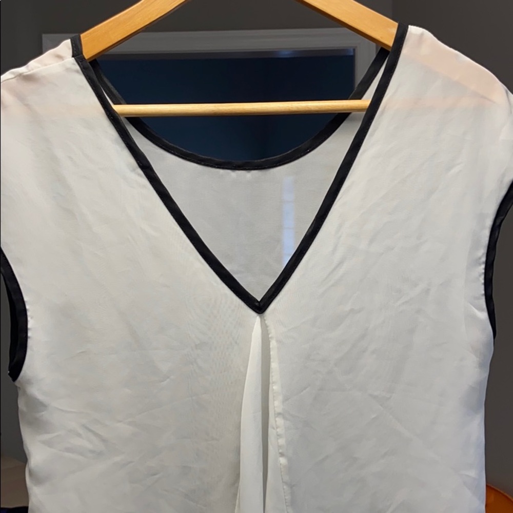 ISSI Sheer Top - Picture 4 of 4